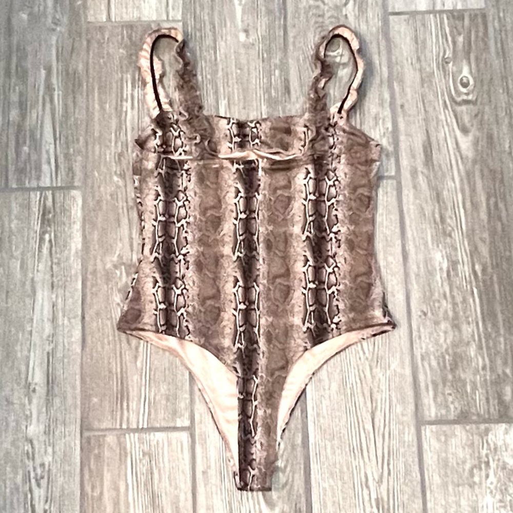 NWT Ruffle Bodysuit - Picture 3 of 13